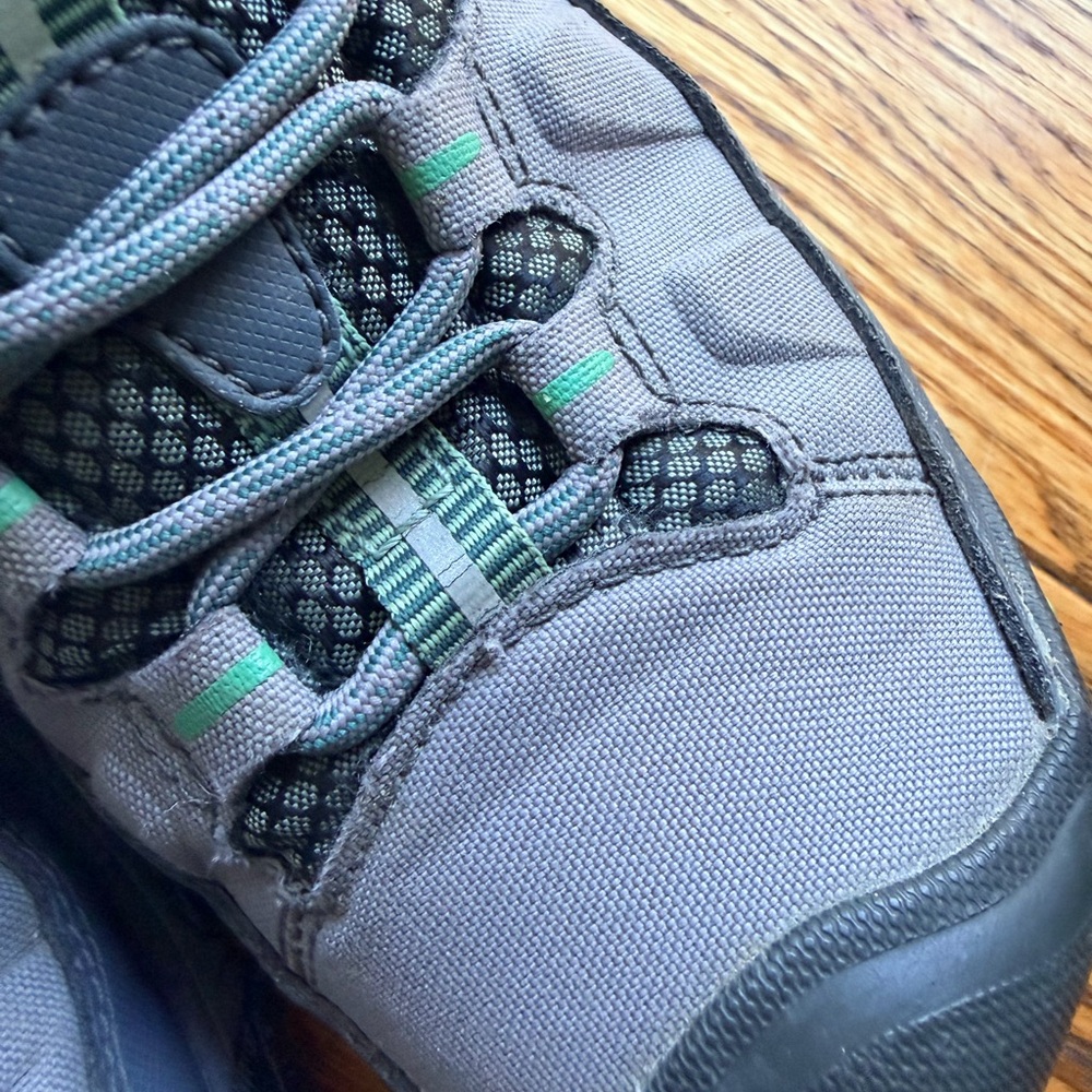 Keen Targhee Women Sneakers in Gray and Sage Green 8.5 Like new!